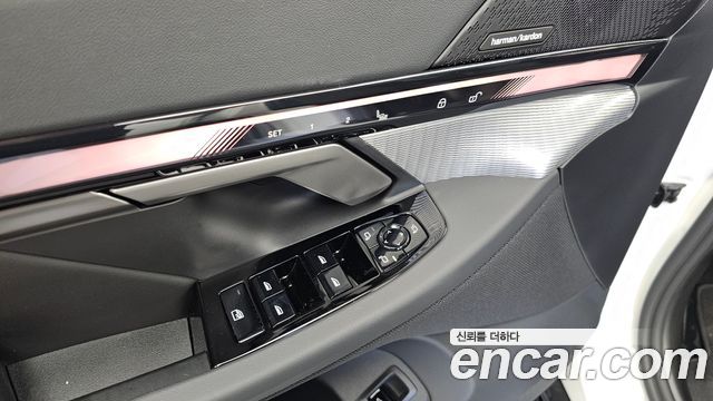 BMW 5-Series 2026 — photo 29