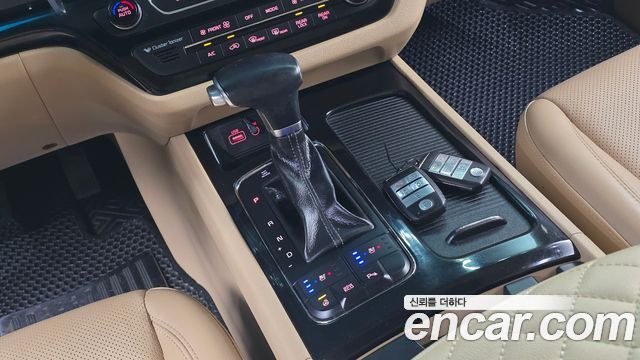 Kia Canival 2018 — photo 12
