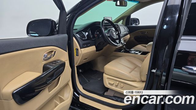Kia Canival 2018 — photo 13