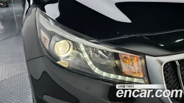 Kia Canival 2018 — photo 8