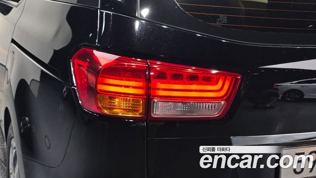 Kia Canival 2018 — photo 9