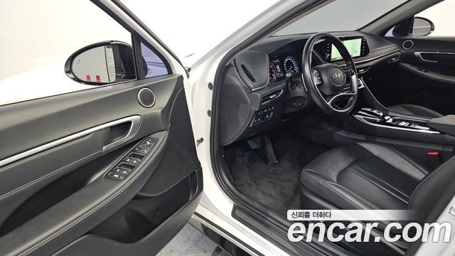 Hyundai Sonata 2022 — photo 13