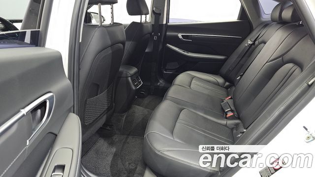 Hyundai Sonata 2022 — photo 18