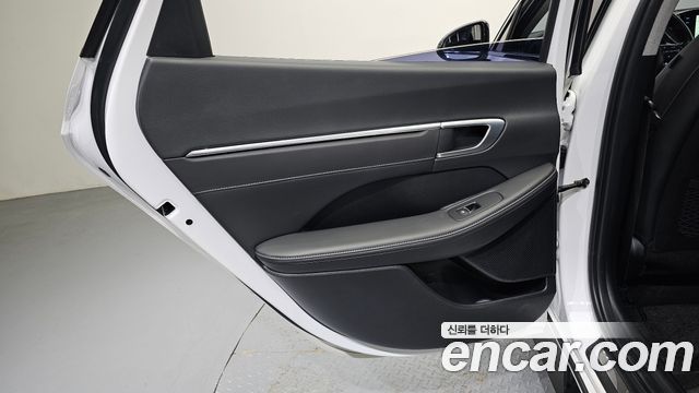 Hyundai Sonata 2022 — photo 15