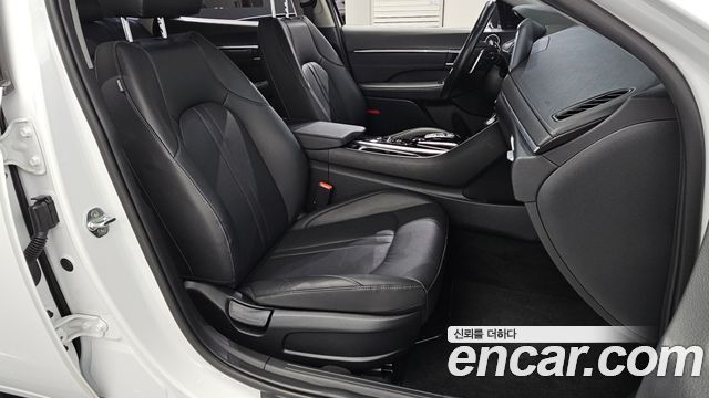 Hyundai Sonata 2022 — photo 16