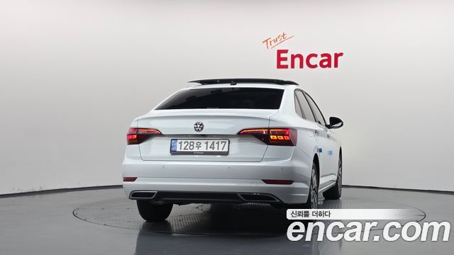Volkswagen Jetta 2021 — photo 4