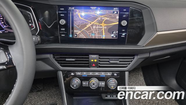 Volkswagen Jetta 2021 — photo 18