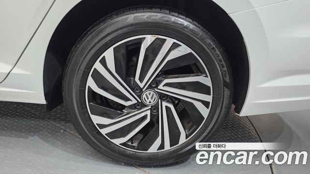 Volkswagen Jetta 2021 — photo 7