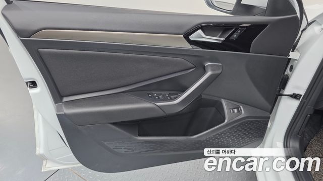 Volkswagen Jetta 2021 — photo 14