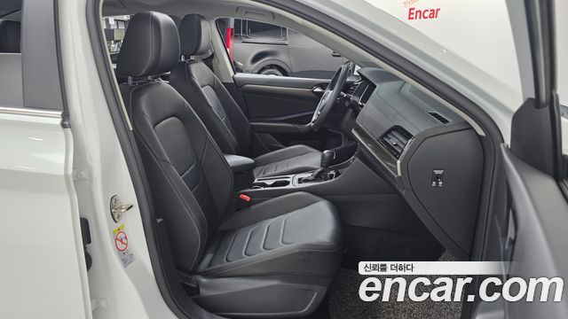 Volkswagen Jetta 2021 — photo 16