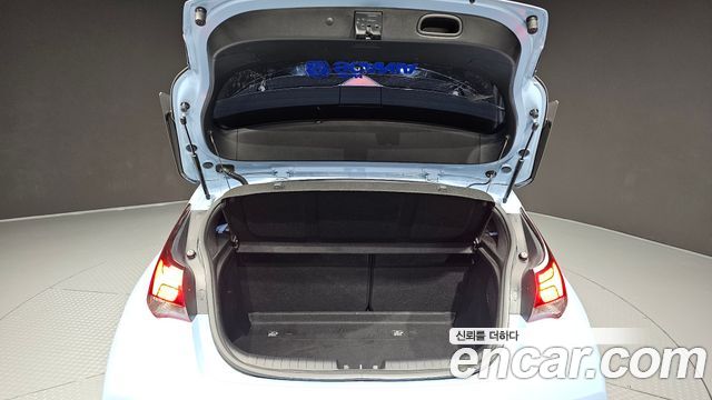 Hyundai Veloster 2021 — photo 32