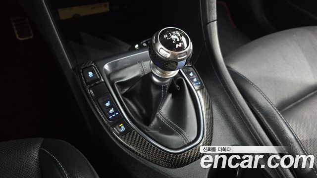 Hyundai Veloster 2019 — photo 12