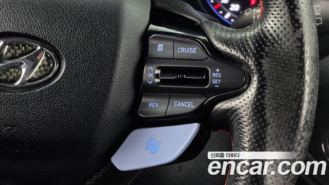 Hyundai Veloster 2019 — photo 23
