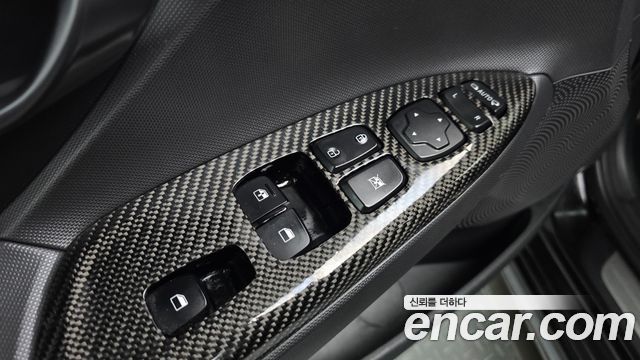 Hyundai Veloster 2019 — photo 25