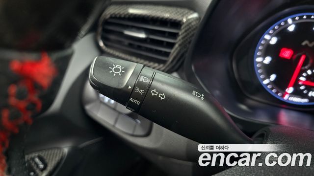 Hyundai Veloster 2019 — photo 27