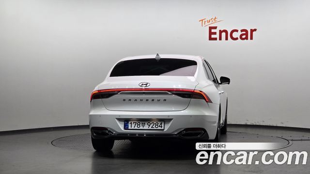 Hyundai Grandeur 2023 — photo 4