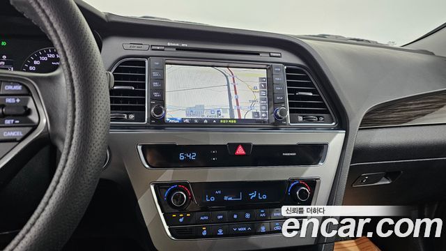 Hyundai Sonata 2015 — photo 19