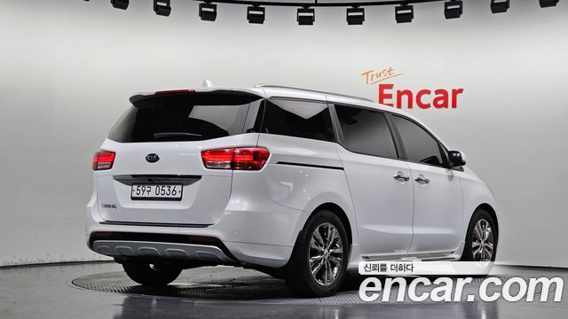 Kia Canival 2016 — photo 2