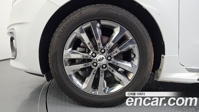 Kia Canival 2016 — photo 5