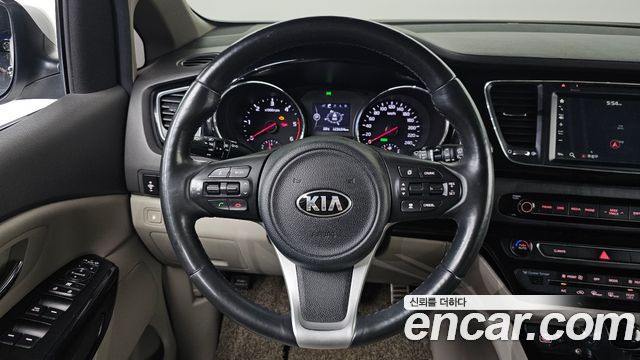 Kia Canival 2016 — photo 20