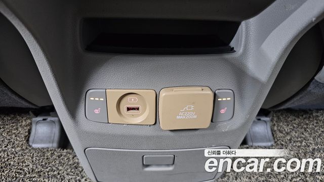 Kia Canival 2016 — photo 22