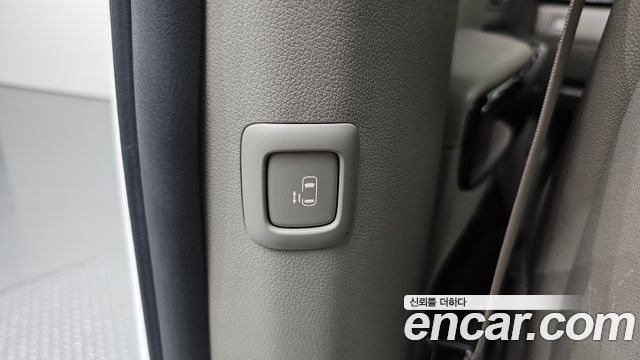 Kia Canival 2016 — photo 26