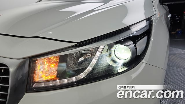 Kia Canival 2016 — photo 8