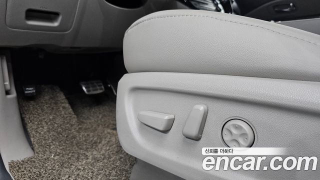 Kia Canival 2016 — photo 28