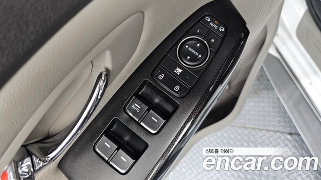 Kia Canival 2016 — photo 29
