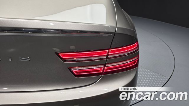 Genesis G80 2022 — photo 9