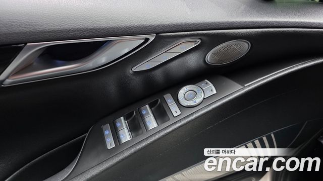 Genesis G80 2022 — photo 30