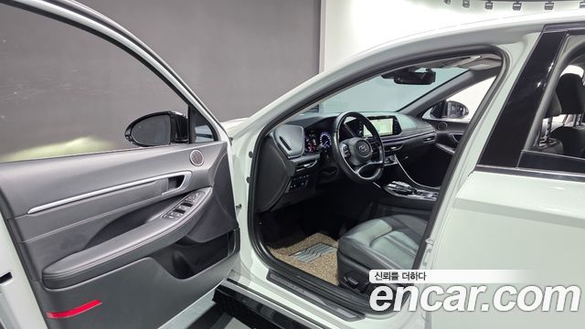 Hyundai Sonata 2022 — photo 10