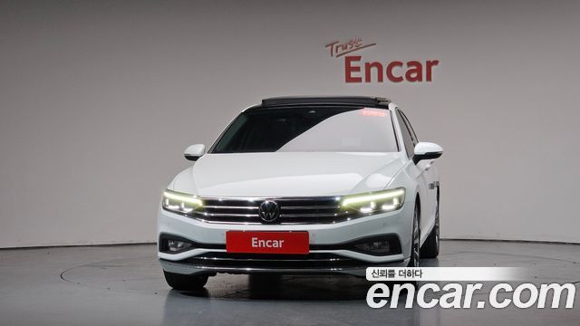 Volkswagen Passat 2022 — photo 3