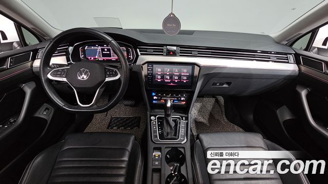 Volkswagen Passat 2022 — photo 10