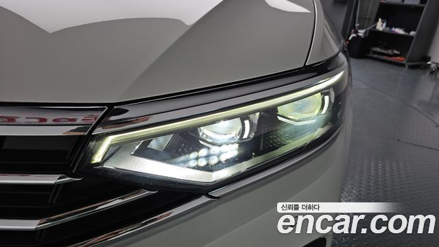 Volkswagen Passat 2022 — photo 8