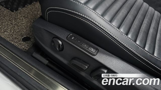 Volkswagen Passat 2022 — photo 37
