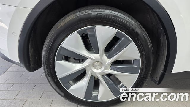 Tesla Model Y 2021 — photo 5