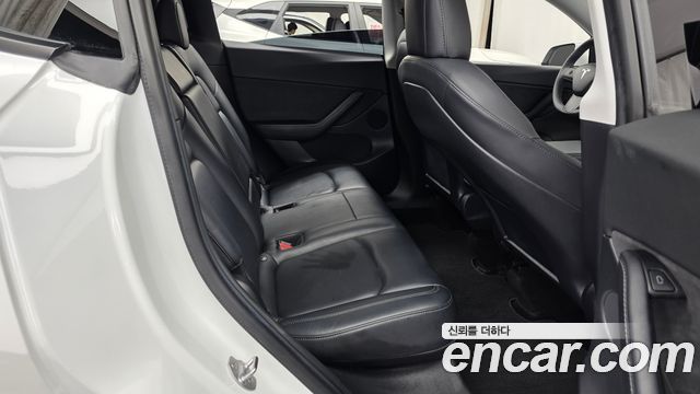 Tesla Model Y 2021 — photo 17