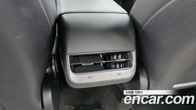 Tesla Model Y 2021 — photo 25
