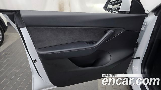 Tesla Model Y 2021 — photo 14