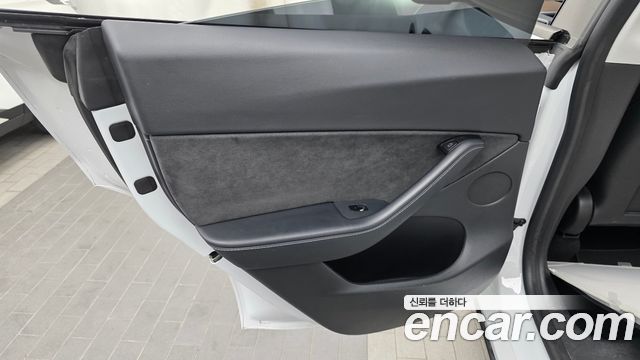 Tesla Model Y 2021 — photo 15
