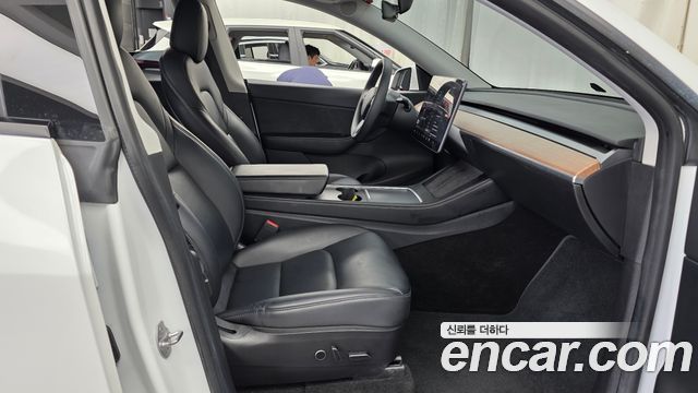 Tesla Model Y 2021 — photo 16
