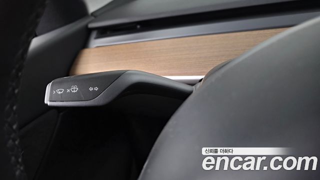 Tesla Model Y 2021 — photo 27