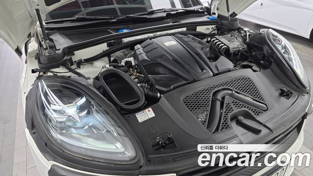 Porsche Macan 2022 — photo 6