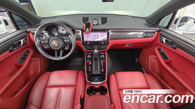 Porsche Macan 2022 — photo 10