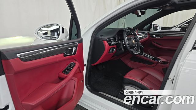 Porsche Macan 2022 — photo 13