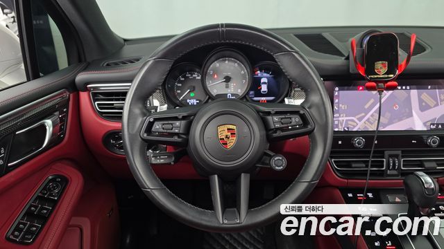 Porsche Macan 2022 — photo 19
