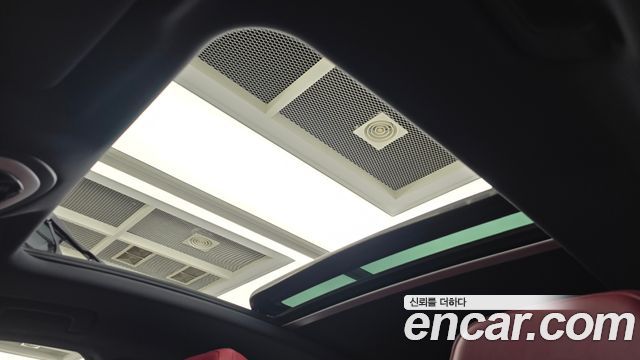 Porsche Macan 2022 — photo 21