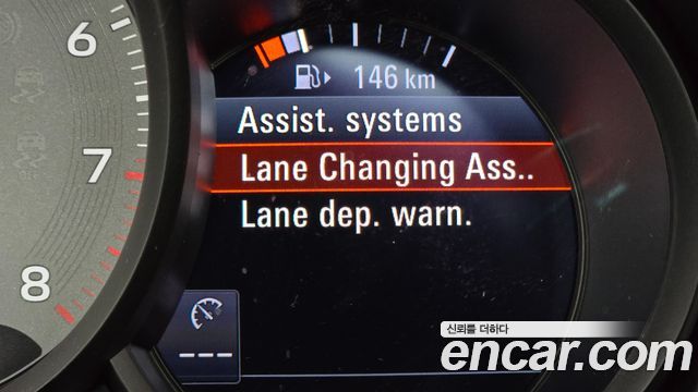 Porsche Macan 2022 — photo 22