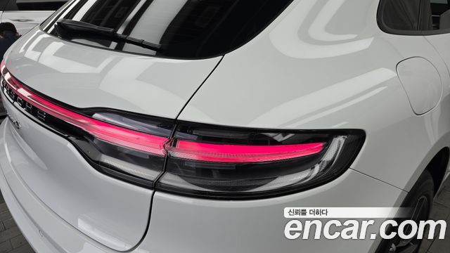Porsche Macan 2022 — photo 9